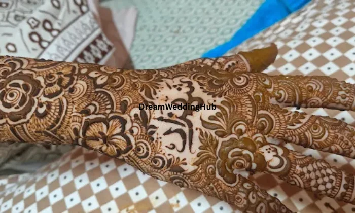 Mehendi artist Nabila